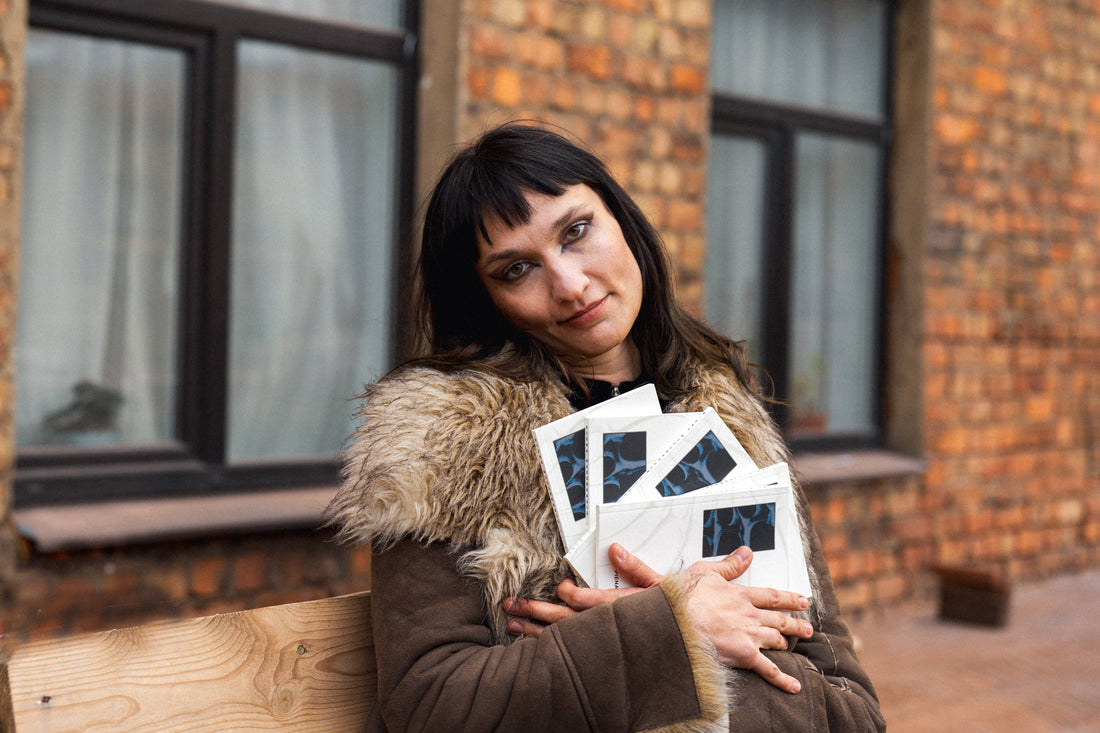 Dzejas krājuma "Piena mugurkauls" prezentācija